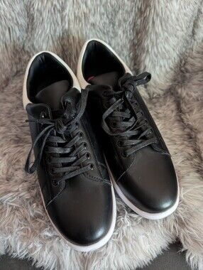 Royal Shoes Men's Black and White Leather Lace-Up Sneakers